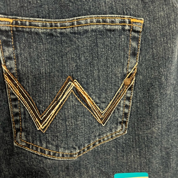 NWT Ladies Wrangler Cash boot leg riding jeans size 17/18 34 long - Picture 3 of 5